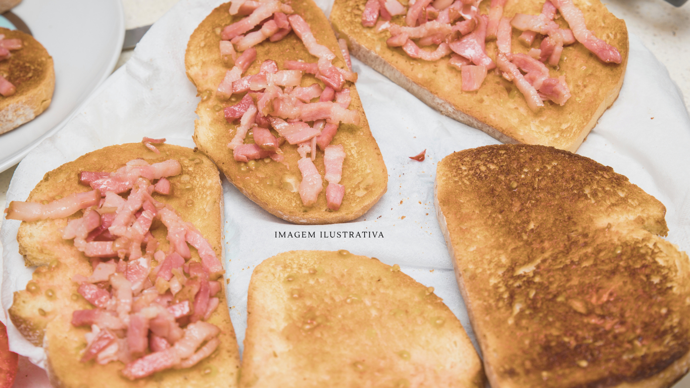 torradinha de bacon com parmesao